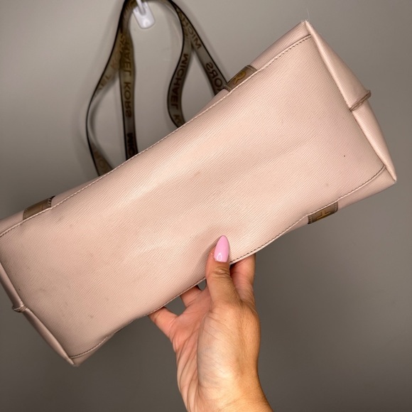 Michael Kors | Dusty Rose Tote Bag - Picture 9 of 16